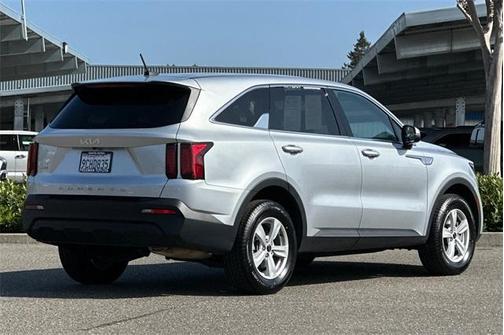 2022 Kia Sorento LX