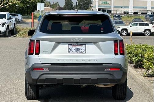 2022 Kia Sorento LX