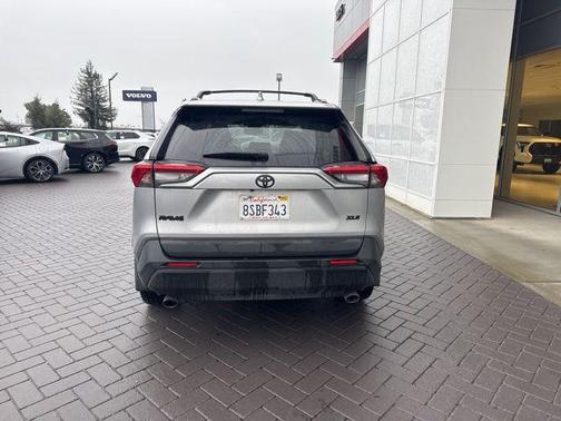 2020 Toyota RAV4 XLE Premium