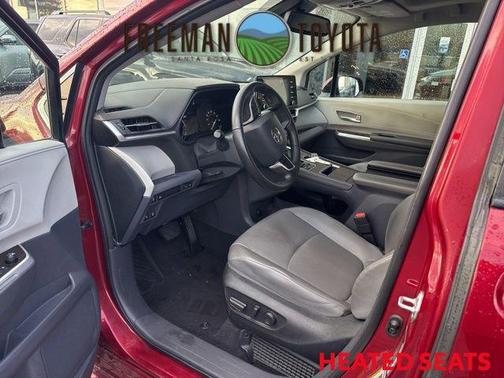 2023 Toyota Sienna XLE