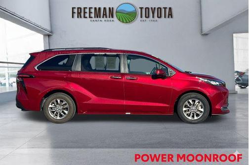 2023 Toyota Sienna XLE