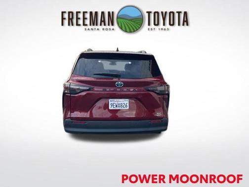 2023 Toyota Sienna XLE