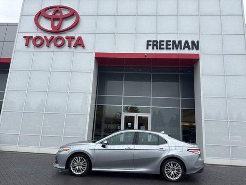 2020 Toyota Camry Hybrid XLE