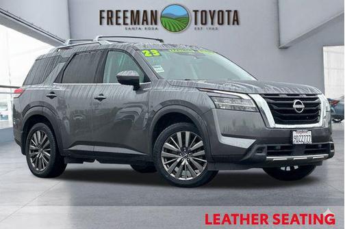 2023 Nissan Pathfinder SL FWD