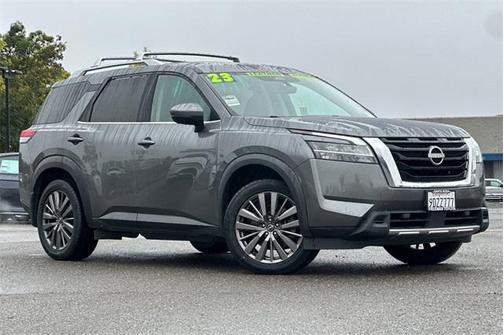 2023 Nissan Pathfinder SL FWD
