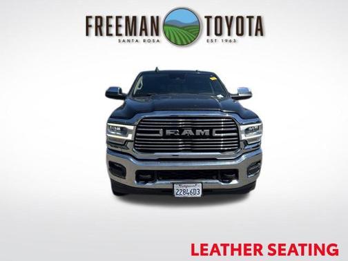 Diamond Black Crystal Pearlcoat 2020 RAM 2500 Laramie Crew Cab 4x4 8' Box