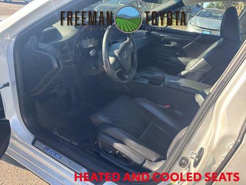 2022 Lexus ES 300h Luxury