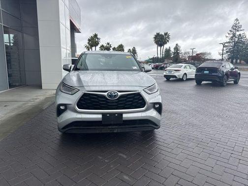 2021 Toyota Highlander Hybrid LE