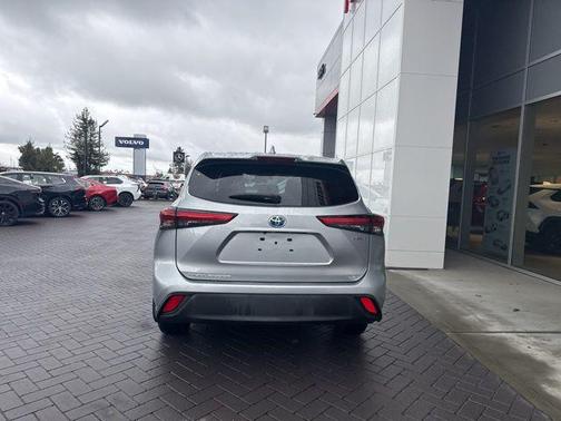 2021 Toyota Highlander Hybrid LE
