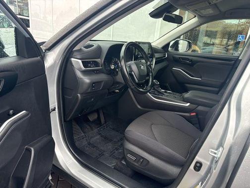 2021 Toyota Highlander Hybrid LE