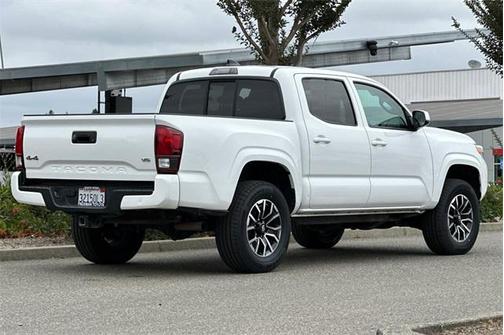 2022 Toyota Tacoma SR