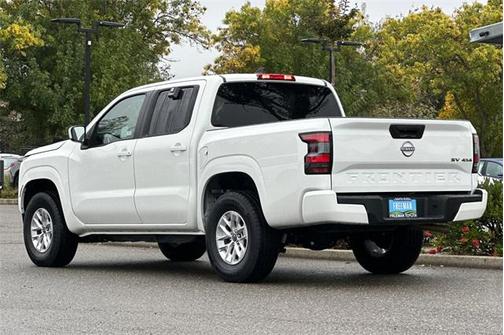2024 Nissan Frontier SV