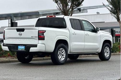 2024 Nissan Frontier SV