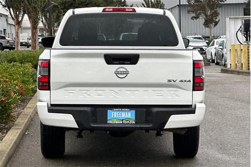 2024 Nissan Frontier SV