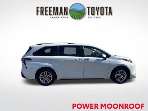 2021 Toyota Sienna Platinum 7 Passenger