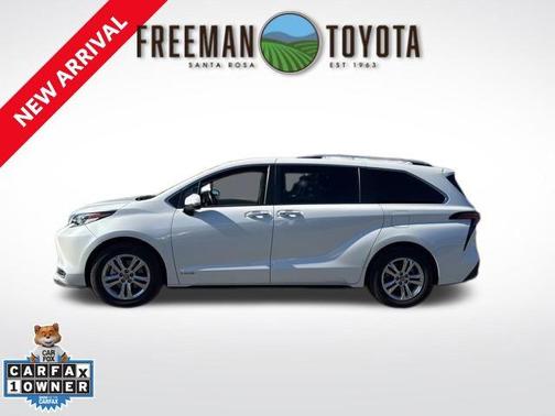 2021 Toyota Sienna Platinum 7 Passenger