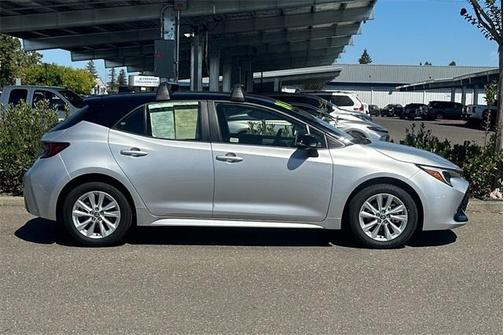 2024 Toyota Corolla Hatchback SE