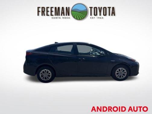 Midnight Black Metallic 2022 Toyota Prius LE
