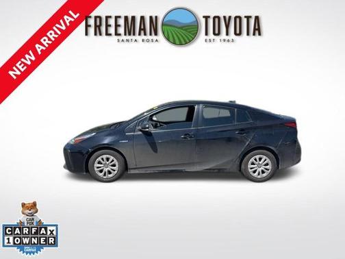Midnight Black Metallic 2022 Toyota Prius LE