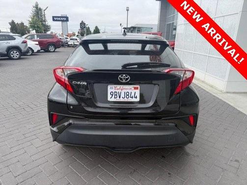 2022 Toyota C-HR XLE