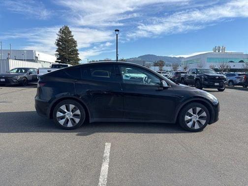 2021 Tesla Model Y Standard Range Rear-Wheel Drive