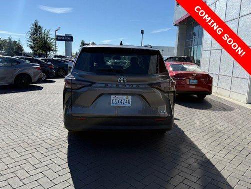 2023 Toyota Sienna XLE