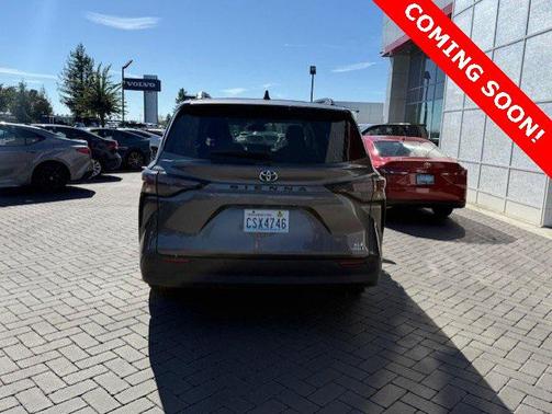 2023 Toyota Sienna XLE