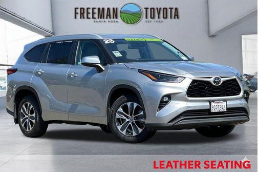 Celestial Silver Metallic 2023 Toyota Highlander XLE