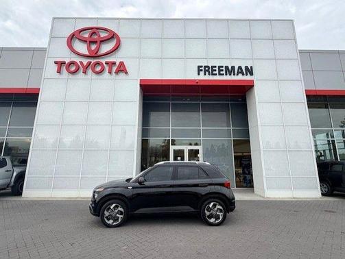 2022 Hyundai VENUE SEL