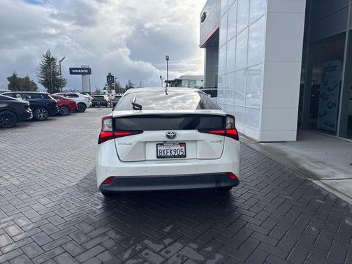 2019 Toyota Prius LE