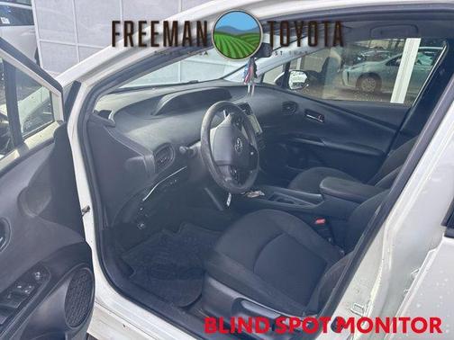 2019 Toyota Prius LE