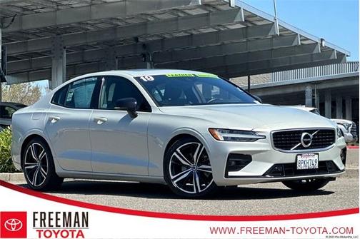 2019 Volvo S60 T5 R-Design