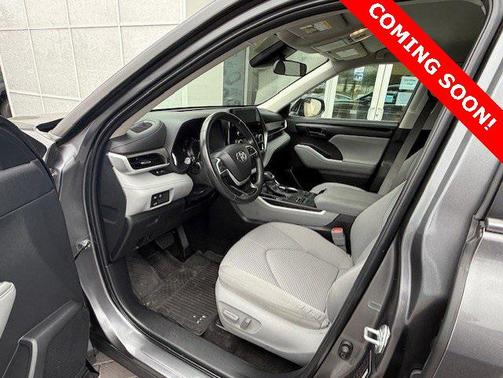 2024 Toyota Highlander LE