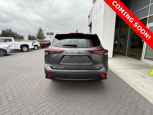 2024 Toyota Highlander LE