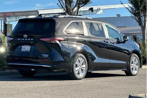 2022 Toyota Sienna Platinum 7 Passenger