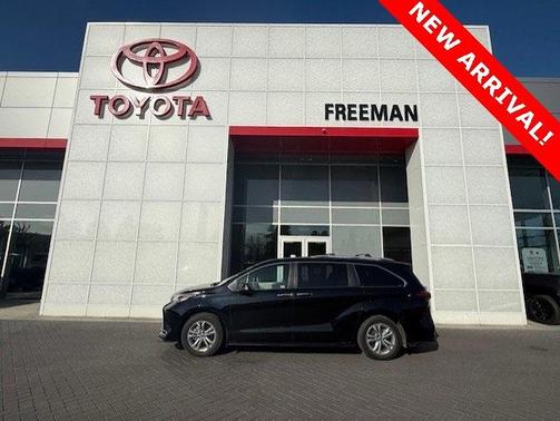 2022 Toyota Sienna Platinum 7 Passenger