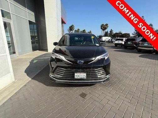 2022 Toyota Sienna Platinum 7 Passenger