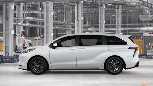 Wind Chill Pearl [extra_cost_color] 2026 Toyota Sienna Platinum