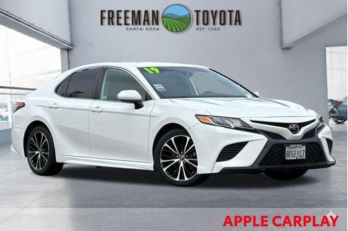 2019 Toyota Camry SE
