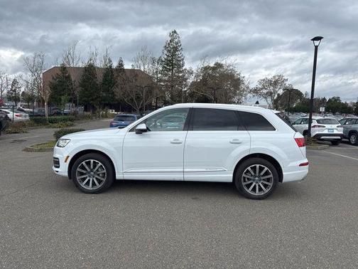 2019 Audi Q7 45 Premium Plus