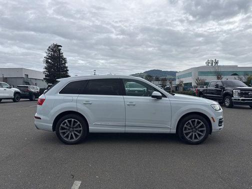 2019 Audi Q7 45 Premium Plus