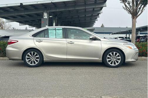 2016 Toyota Camry Hybrid XLE