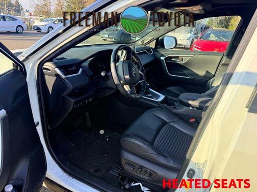 2020 Toyota RAV4 Hybrid SE