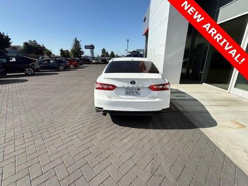 2020 Toyota Camry Hybrid LE