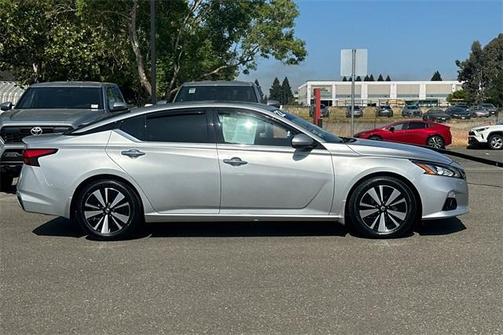 2022 Nissan Altima 2.5 SL