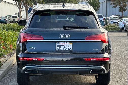 2022 Audi Q5 45 S line Premium Plus