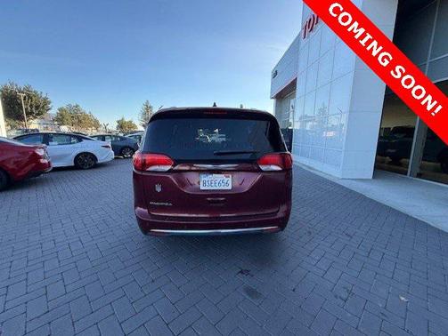 2019 Chrysler Pacifica Touring L