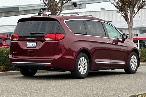 2019 Chrysler Pacifica Touring L
