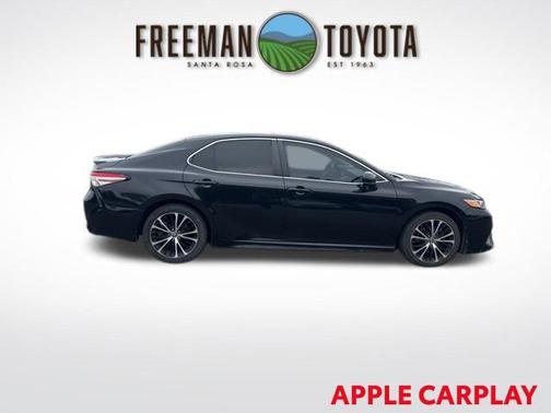 Midnight Black Metallic 2019 Toyota Camry SE