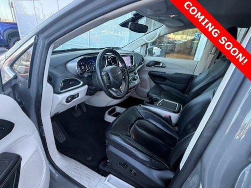 2022 Chrysler Pacifica Touring-L